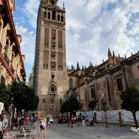 Budget And Cute Rooms With Balcony Sevilla Center Buitenkant foto