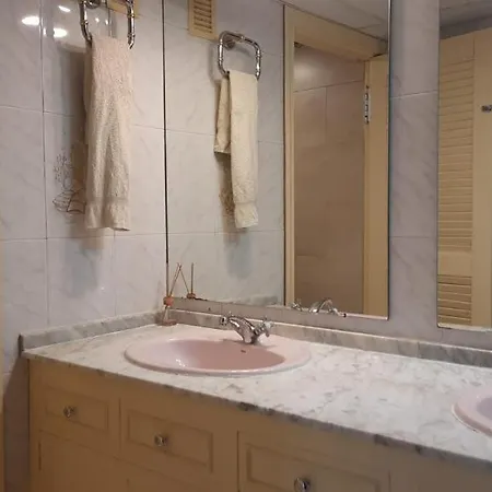 Budget And Cute Rooms With Balcony Sevilla Center Buitenkant foto