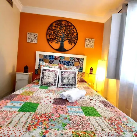 Budget And Cute Rooms With Balcony Sevilla Center Buitenkant foto