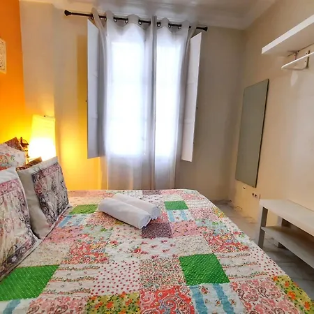Budget And Cute Rooms With Balcony Sevilla Center Buitenkant foto