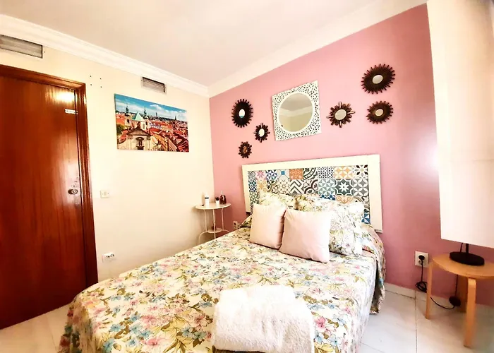 Budget And Cute Rooms With Balcony Sevilla Center