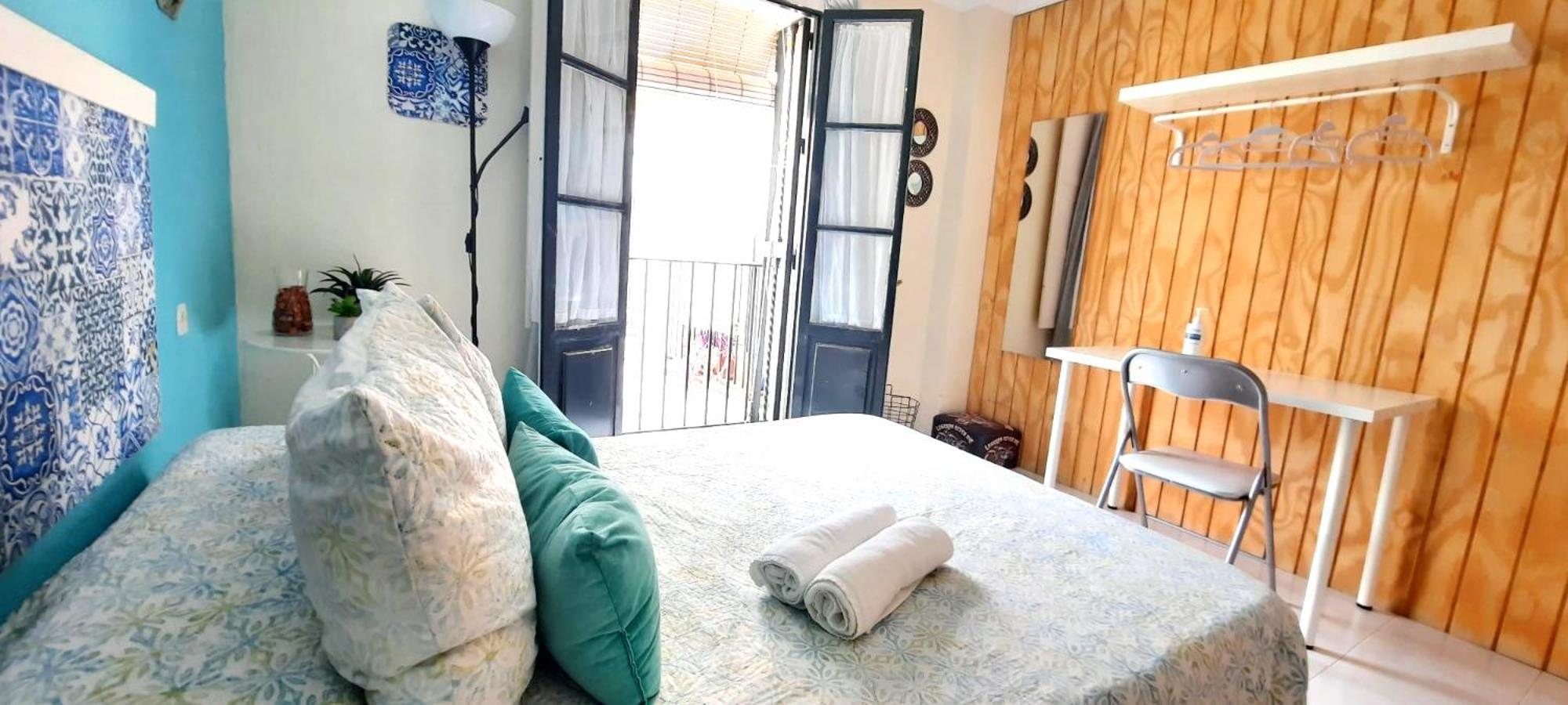 Apartment Budget And Cute With Balcony Center
